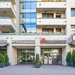 Central - Balcony - Modern Home