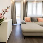 Rumbach 2022 Modern Apartment