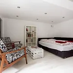 Black&White Apartment