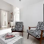 Black&White Apartment