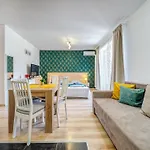 Elagant City Nest Two