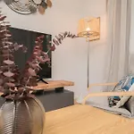 Lovely Quiet Central Apartment Near Heroes Square By Cavaland