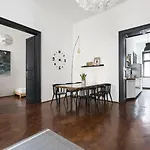 Kertesz 22 - 3 Bedrooms And Living With 2 Baths
