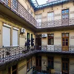 Sunny Central Three Bedroom Apartment