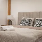 Deluxe And Cozy City Center Suite For 8Ppl