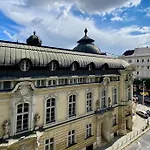 Luxury Parisian Designed 3-Bedroom Gem In Heart Of Budapest