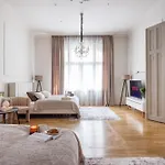 Timeless Elegant Apartment By Opera House