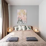 City Center Wellness Suites - Pool-Gym-Parking