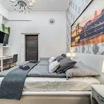 Fashion Street Central Apartment