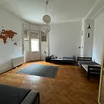 Boomerang Hostel