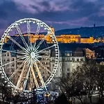 Bright Apartment In The Most Beautiful Street Of Budapest Vaci Street, Fashion Street