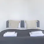 Quaint And Cozy 2-Br Home In The City Center