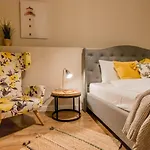 Budapest True Gem Downtown Next To Synagogue And Gozsdu Garden Area