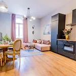 Budapest True Gem Downtown Next To Synagogue And Gozsdu Garden Area