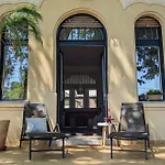 Magyaros-Szecesszios Villa