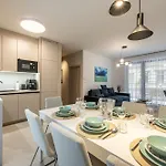3 Bedroom Condo W Garage And Balcony