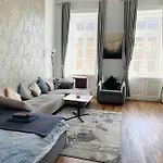 Luxury Flat In Downtown With Free Parking