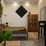 Instant Ruinbar Central Premium Apartment J