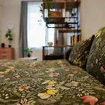 Instant Ruinbar Central Premium Apartment J
