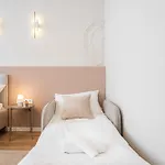 A43 - Akacfa Street Heritage Apartment - Best Location By Bqa