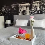 Budacastle Panoramic Luxurious Family Apt, Free Parking Included