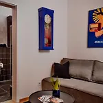 Lujza B Studio 45