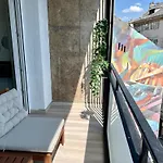 Golden Studio At Erzsebet Bridge
