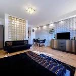 Cosy Parliament Apartment