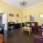 Soho Street Private Apartment 6 Persons