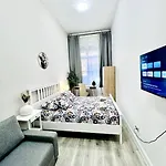L3 City Centre Stylish Flat Ac