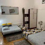 Small Cosy Apartment Near The Famous Westend City Center