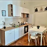 Csanady Fabulous Apartment