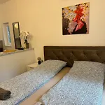 Suzannah Apartment By The Danube