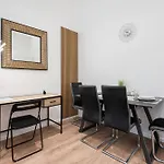 Eco Den Apartment