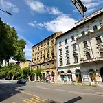 Vintage 2 Bedroom Apartment, Kai