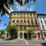 Vintage 2 Bedroom Apartment, Kai