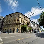 Vintage 2 Bedroom Apartment, Kai