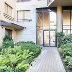 Corvin Gem2 Apartment With Parking