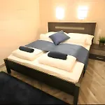 M&M Apartment - Astoria