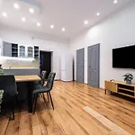 Downtown Comfort