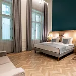 Hotel Oktogon Haggenmacher By Continental Group