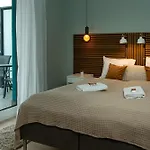 Waterfront Residence Free Private Parking
