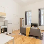 Central Cozy Apartment On The Andrassy Fashion St