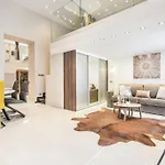 Luxurious 3-Bedroom Apartment In The Center