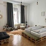 Baross 86 Greenery Apartment