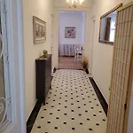 2 Apt Near Castle District