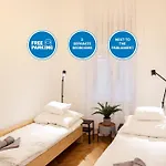 Modern 3Br Apt Free Parking Prime Location