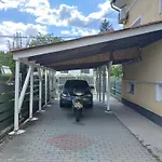 Mark\'S House
