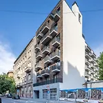 Fresh & Modern - With 2 Balconies