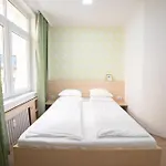 Seasons Rooms Central Budapest
